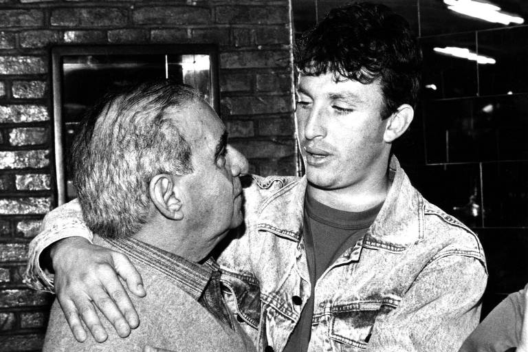 O presidente Vicente Matheus e o camisa 10 Neto são figuras importantes na conquista de 1990; Matheus era também o presidente no título estadual de 1977, que o próprio Neto considera o maior da história do Corinthians