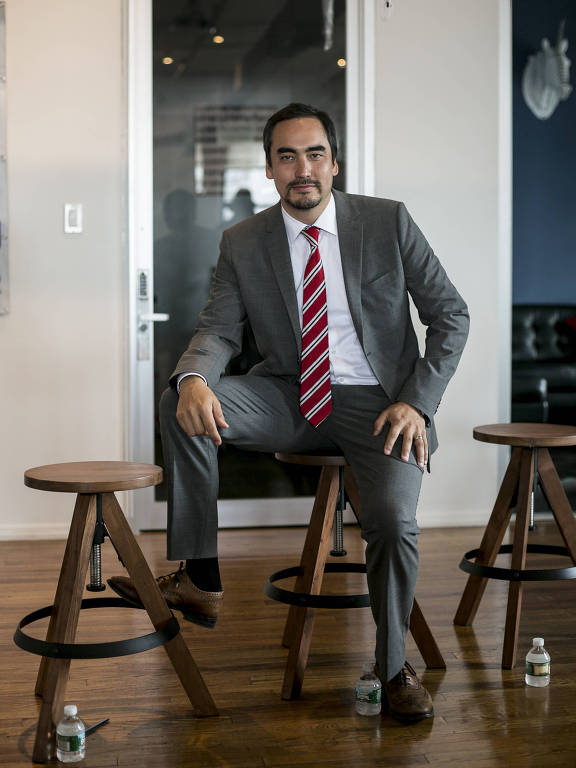 O escritor Tim Wu, professor da Universidade Columbia, crítico à chamada economia da atenção