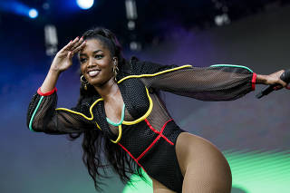A cantora Iza se apresenta no 3° dia do Lollapalooza 2019