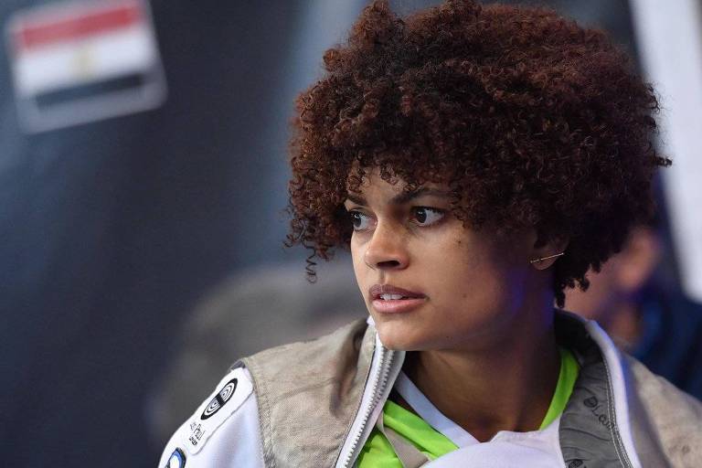 Bronze, esgrimista negra pede mais diversidade na elite do esporte