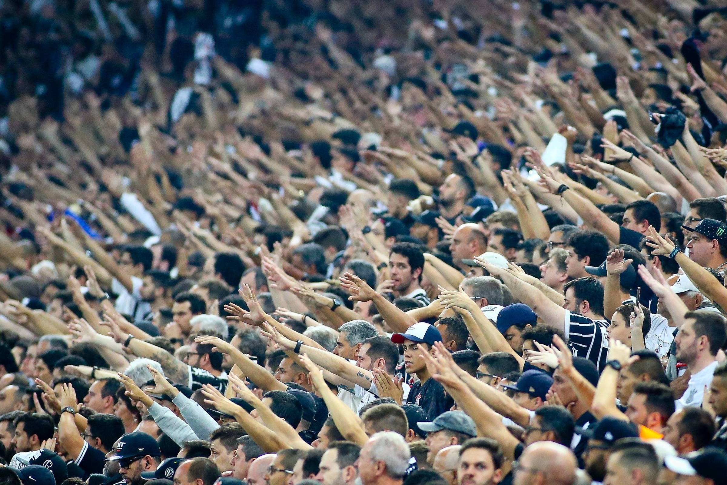 IA cita o Corinthians 1° como clube de maior torcida e diz que