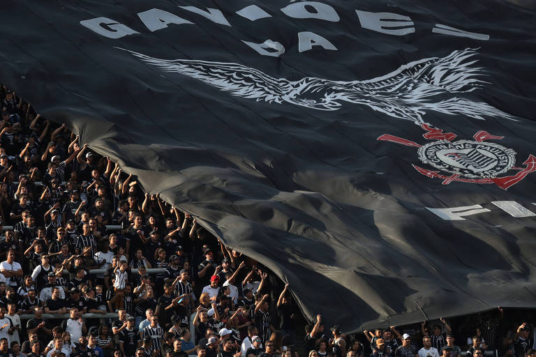 Torcedores do Corinthians no duelo contra o Flamengo, em Itaquera, pelo Campeonato Brasileiro