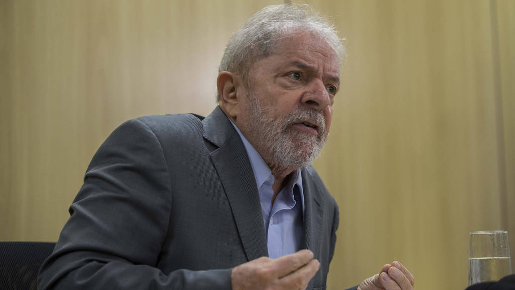 O ex-presidente Lula concede entrevista exclusiva à Folha e ao jornal El País, em Curitiba