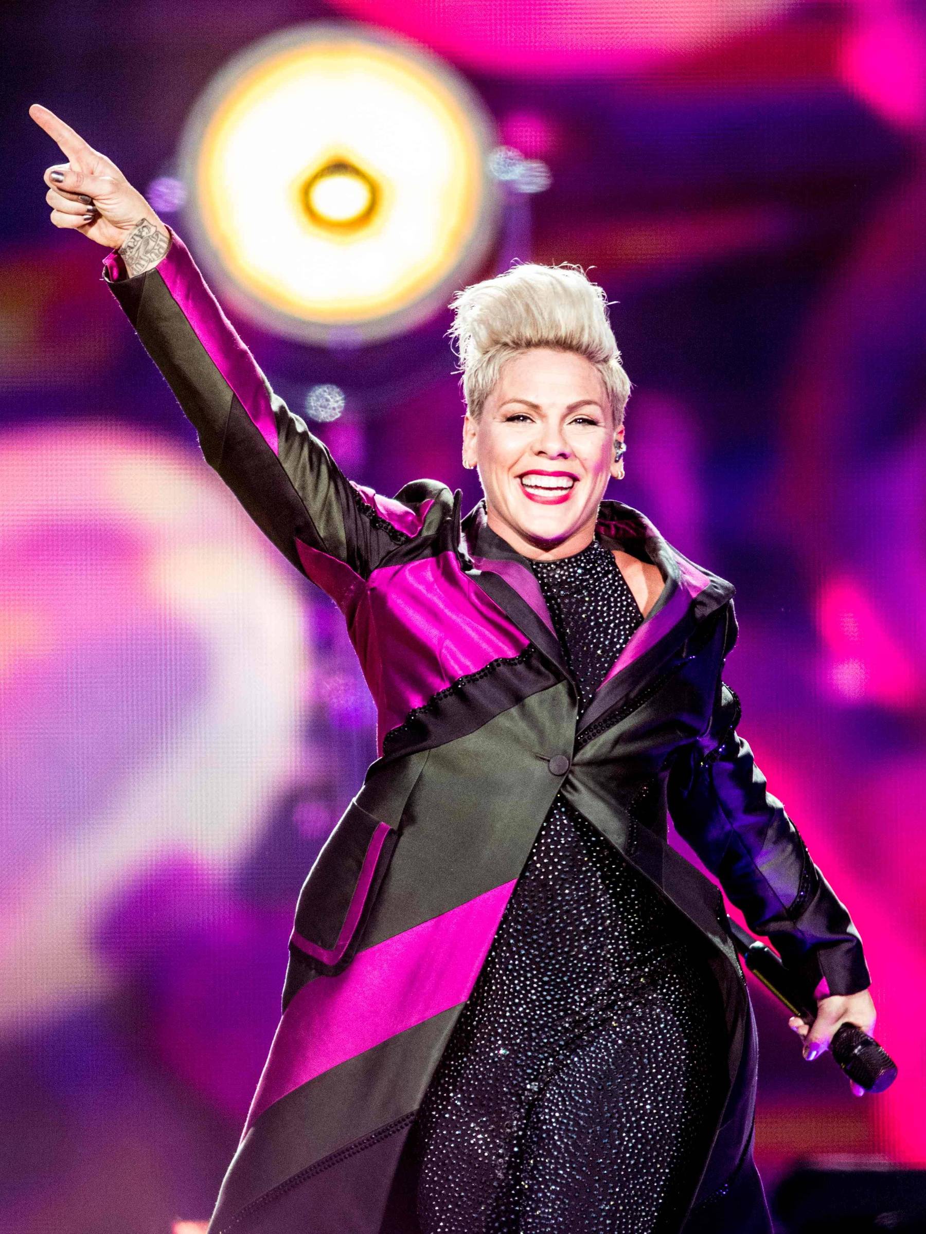 Imagens da Pink 16/08/2017 F5 Fotografia Folha de S Paulo Imagens da Pink 16/08/2017 F5 Fotografia Folha de S Paulo