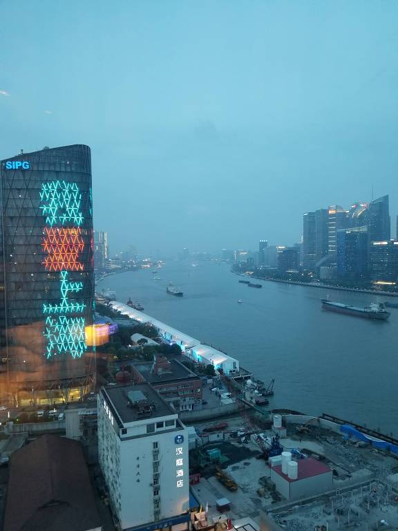 Rio Hangpu em Xangai, China