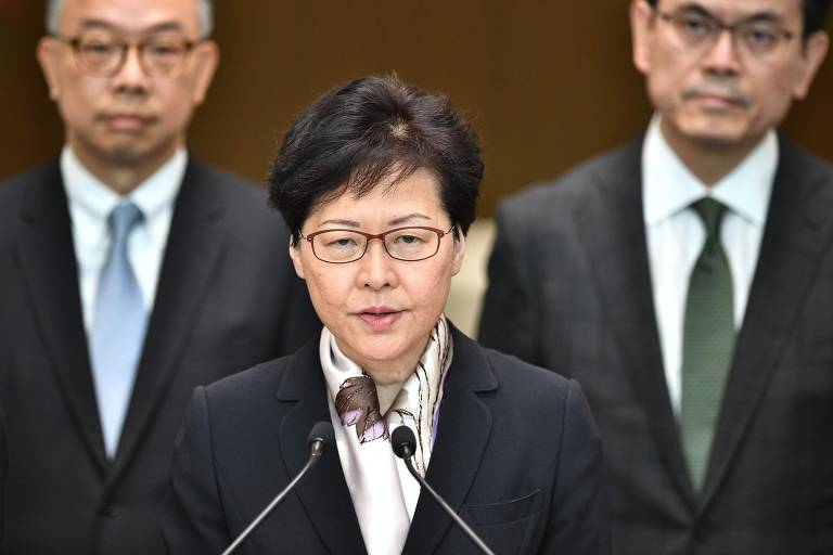 Abr.2019: A líder executiva de Hong Kong, Carrie Lam propõe projeto de lei que facilita extradição de réus para a China continental