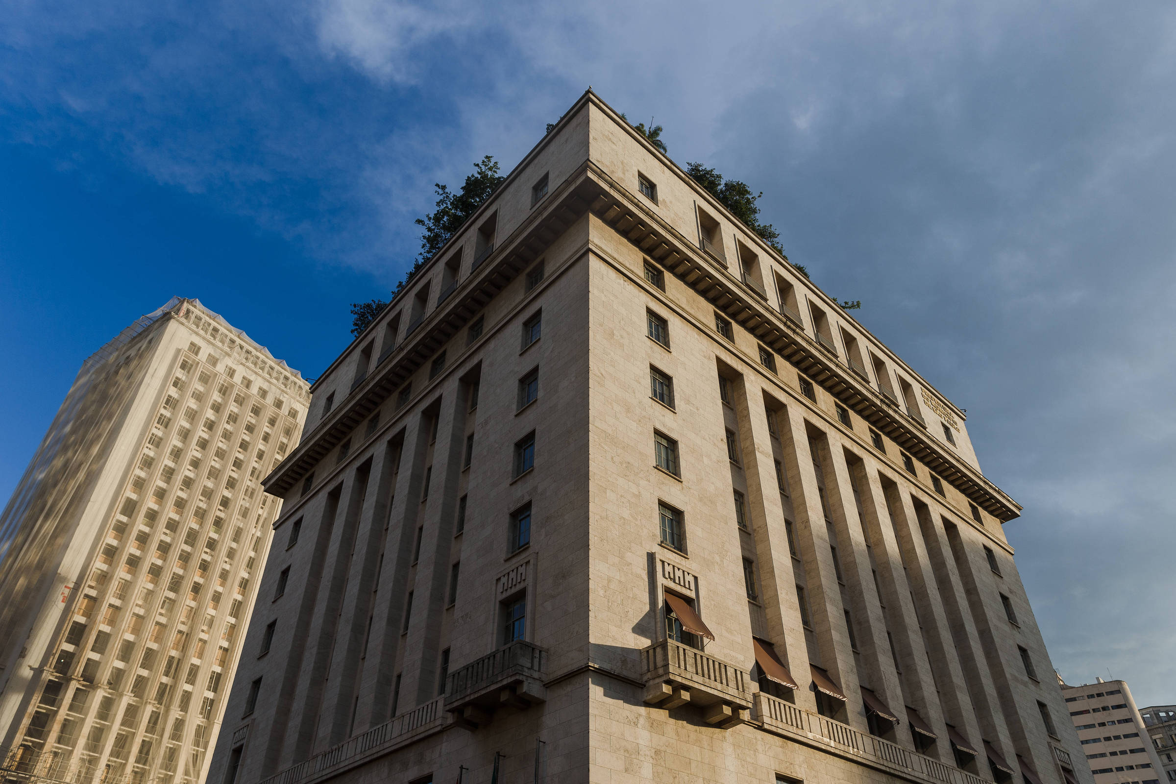 Número de servidores municipais cresce 3,8% e alcança 7,6 milhões no Brasil