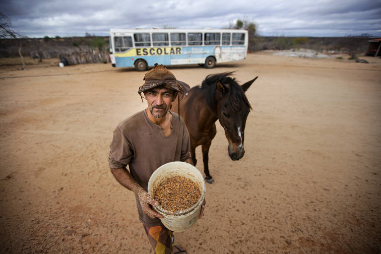 A família de Antônio Celso Mariano, 40, teve que sair do povoado Riacho Grande por causa da construção do reservatório de Sobradinho na década de 1980