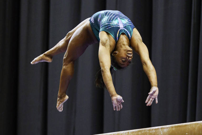 Rebeca Andrade supera Simone Biles e conquista o ouro no salto no Mundial  de Ginástica Artística - Jogada - Diário do Nordeste