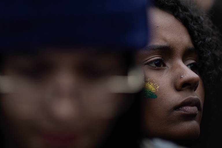 Manifestantes protestam contra o governo Bolsonaro na avenida Paulista, em São Paulo