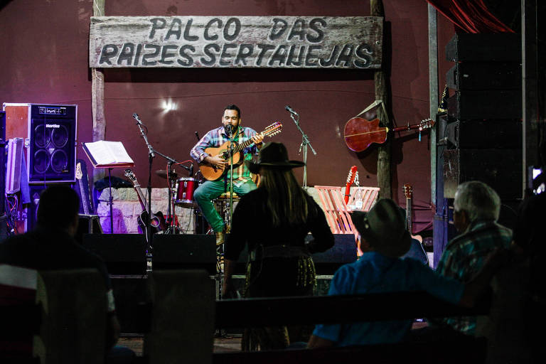 Show do violeiro Rancharia na Festa do Peão de Boiadeiro - 17/08