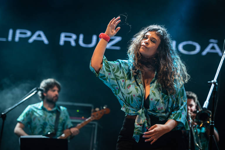 Tulipa Ruiz subiu ao palco do festival Bananada 2019, em Goiânia, ao lado de João Donato