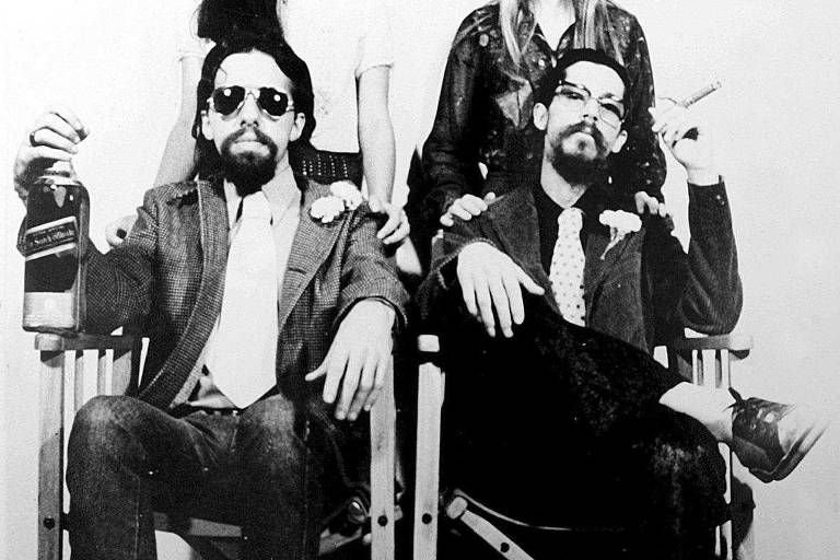 O escritor Paulo Coelho (à esquerda) e o cantor Raul Seixas, em foto de 1973