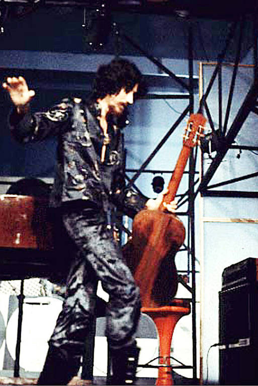 Foto de  Raul Seixas retirada da home page oficial do cantor na Internet