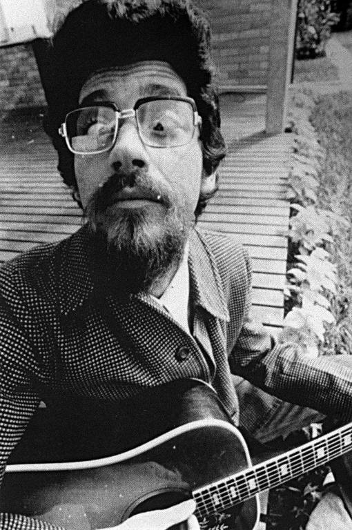 O cantor e compositor baiano Raul Seixas em 1976, no Rio de Janeiro (RJ).