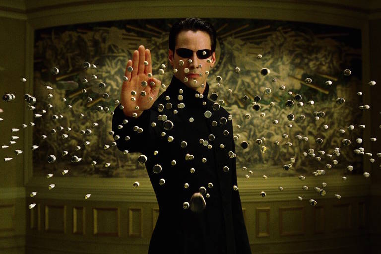 Veja cenas de 'Matrix'
