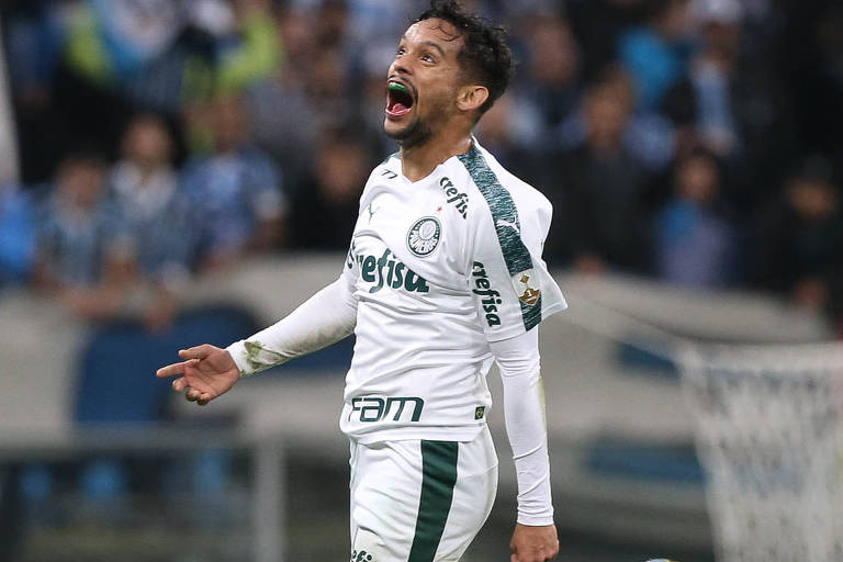 Gustavo Scarpa comemora o gol do Palmeiras