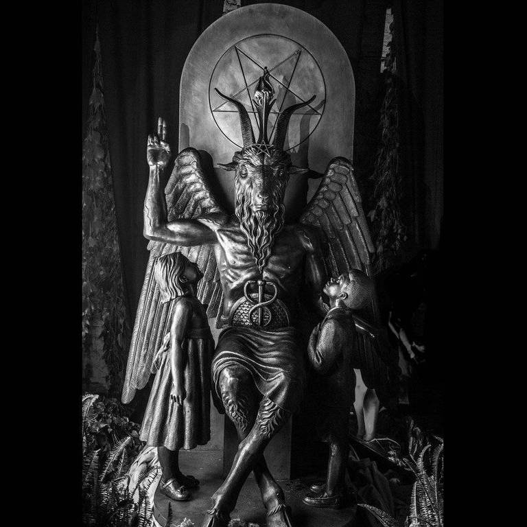 Estátua de Baphomet, do Templo Satânico