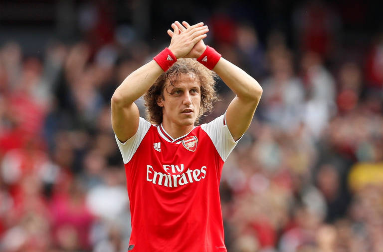 Buscando se reabilitar no cenário europeu, uma das principais cartadas do Arsenal foi David Luiz, que estava no rival Chelsea. O brasileiro tem 32 anos