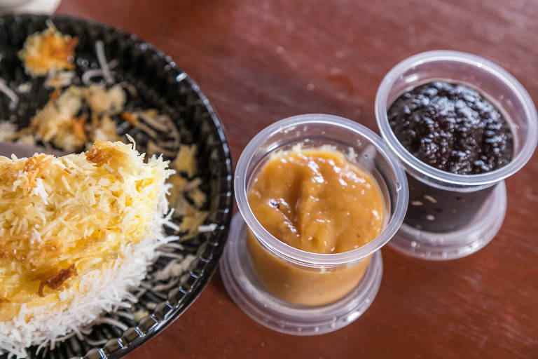 Geleias de açaí e cupuaçu servidas aos turistas na Fazendo Bom Sossego, em Porto Seguro