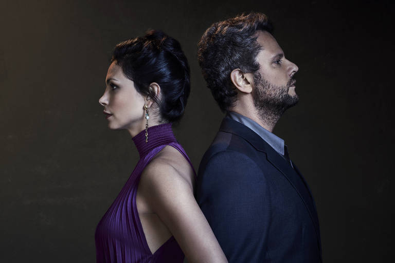 Os atores Morena Baccarin e Selton Mello protagonizam a nova temporada da série "Sessão de Terapia"