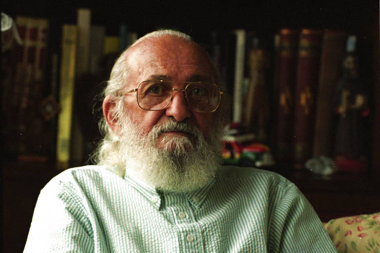 Após 15 anos no exílio, Paulo Freire concedeu à Folha sua primeira entrevista
