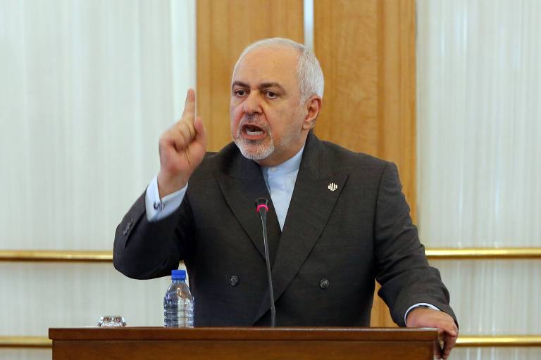 O ministro iraniano Mohammad Javad Zarif durante uma coletiva na capital Teerã