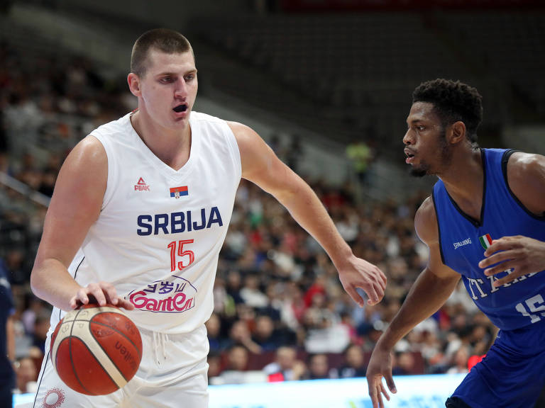 A camisa pesa! Brasil derruba Grécia e Antetokounmpo e avança à segunda  fase da Copa do Mundo, basquete