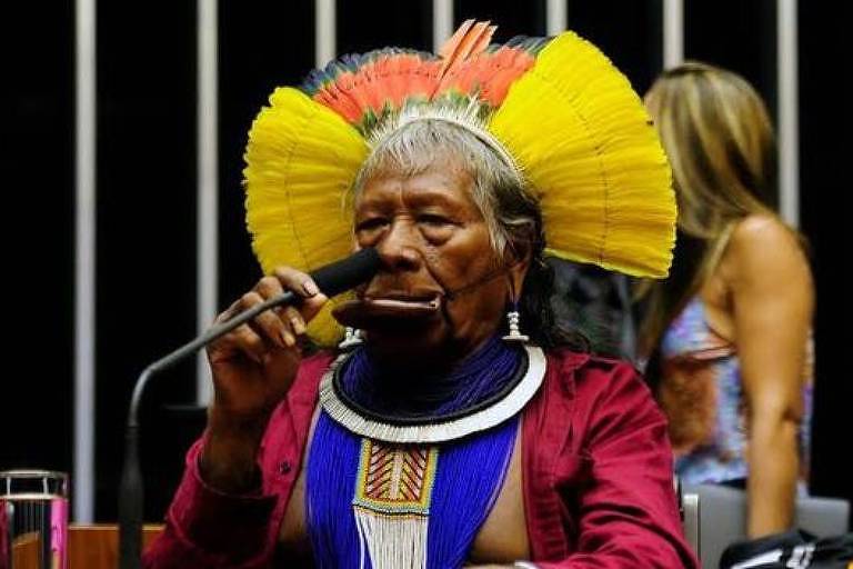 Raoni, líder kayapó que teve grande importância na transformação da causa indígena brasileira em tema internacional
