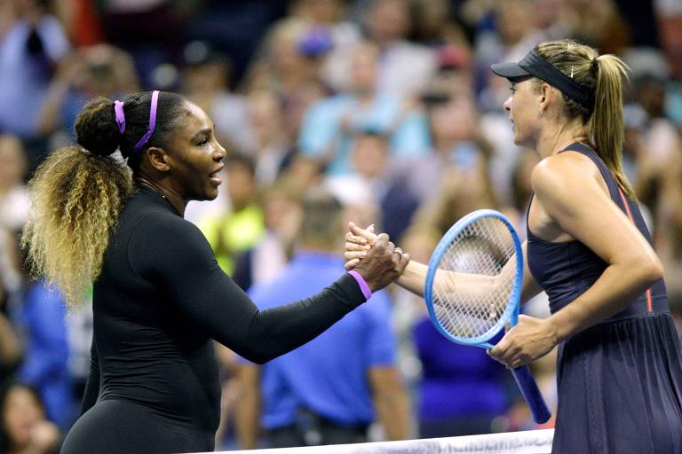 Maria Sharapova e Serena Williams se cumprimentam após o último jogo entre elas, no US Open 2019