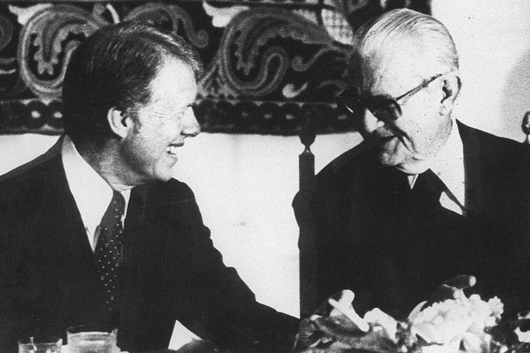 Jimmy Carter, ex-presidente dos EUA (1977-1981), em jantar com o ex-presidente Ernesto Geisel (1974-1979)