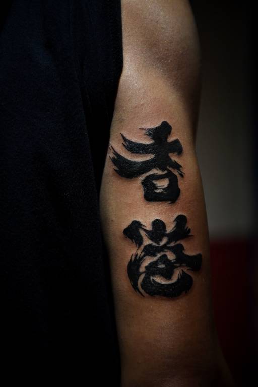 Tatuagem na Mão: símbolos e significados - Dicionário de Símbolos