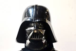 Hollywood auction preview, including Darth Vader helmet