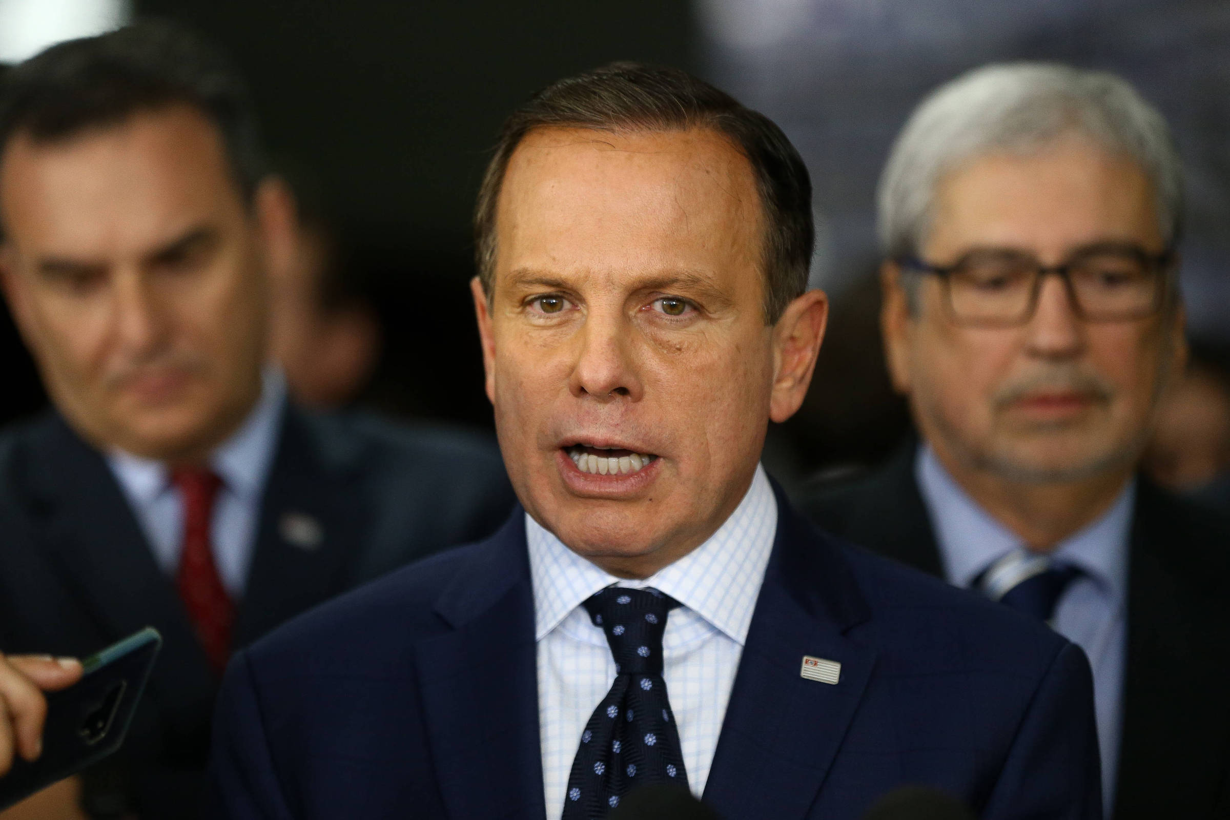 'Nunca precisei mamar na teta de ninguém', responde Doria a Bolsonaro