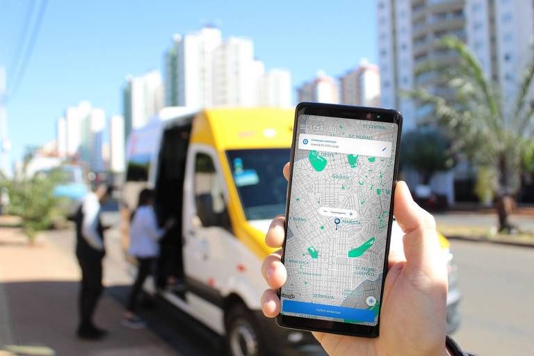 Serviço que mistura ônibus e Uber faz cerca de mil viagens por dia em Goiânia