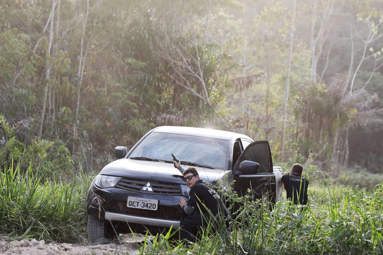 30 de agosto - Uma equipe de fiscalização do Ibama foi alvo de tiros por parte de garimpeiros durante operação de fiscalização perto da Terra Indígena Ituna/Itatá, em Altamira, no Pará. Agentes da Polícia Federal e da Força Nacional de Segurança Pública, que davam apoio à operação, revidaram; ninguém ficou ferido e nenhum dos garimpeiros foi preso