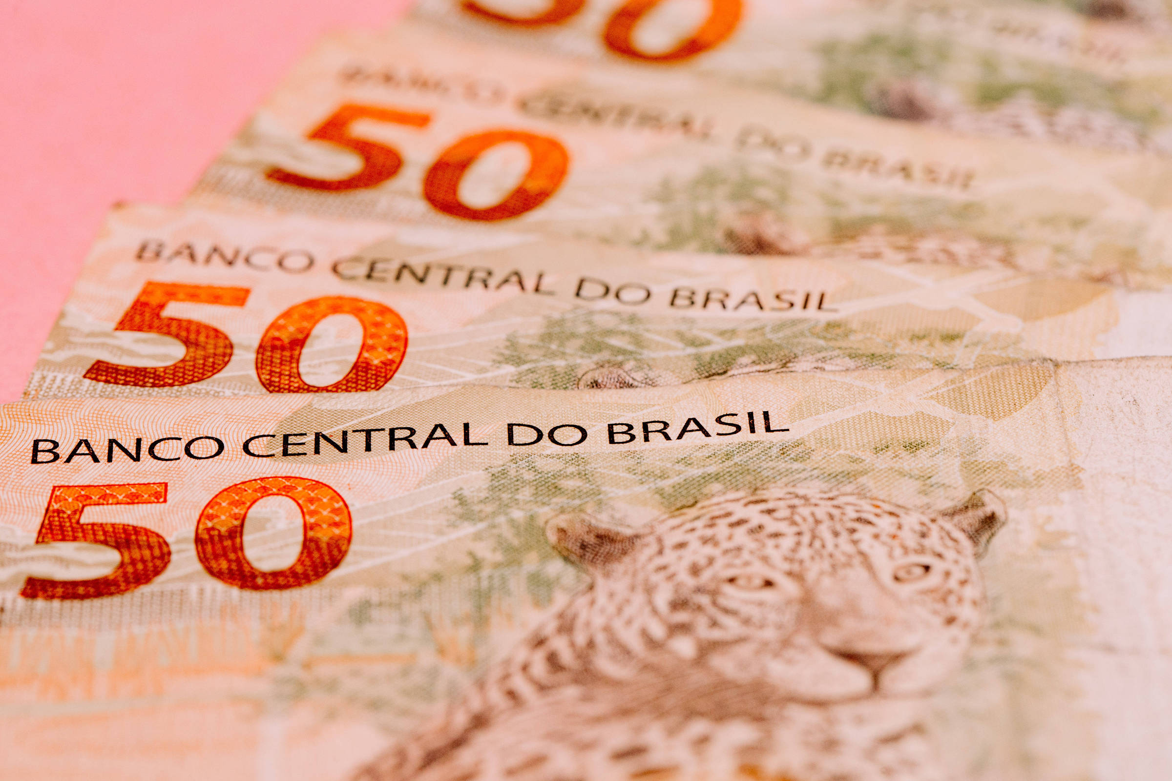 Onde investir R$ 50 para ter um retorno rápido? - Inteligência Financeira