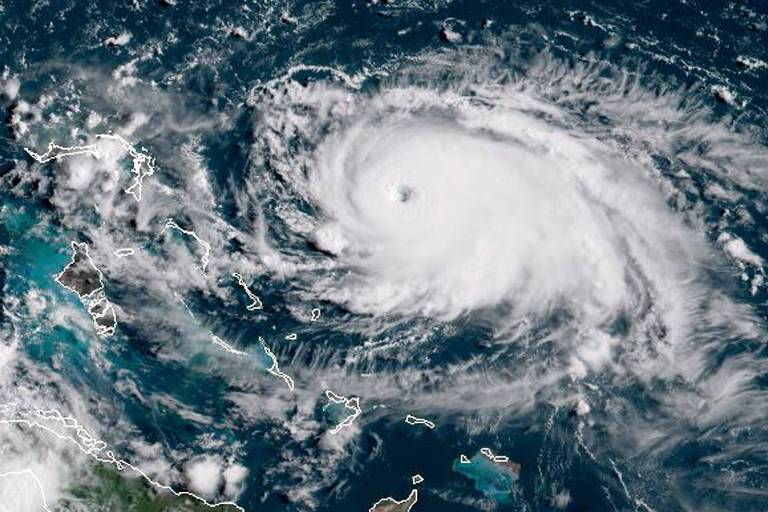 Imagem de satélite mostra o Furacão Dorian se aproximando das Bahamas e da florida, em 31 de agosto de 2019