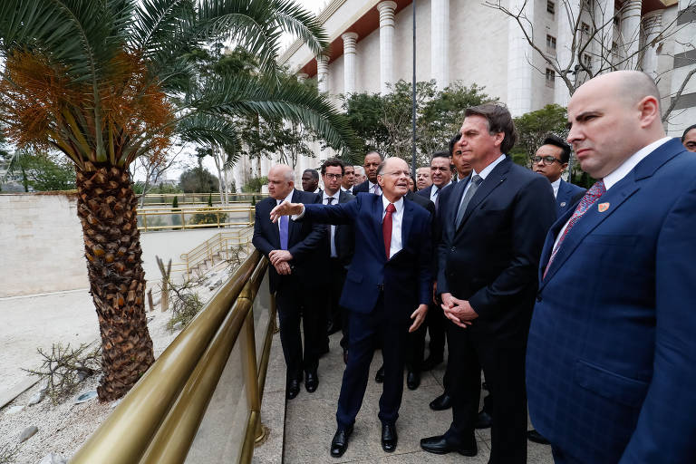 Presidente Jair Bolsonaro faz visita ao Tempo de Salomão, em São Paulo, na companhia do bispo Edir Macedo
