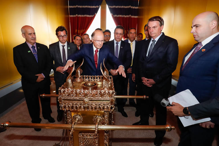 Bolsonaro visita o Templo de Salomão, em SP