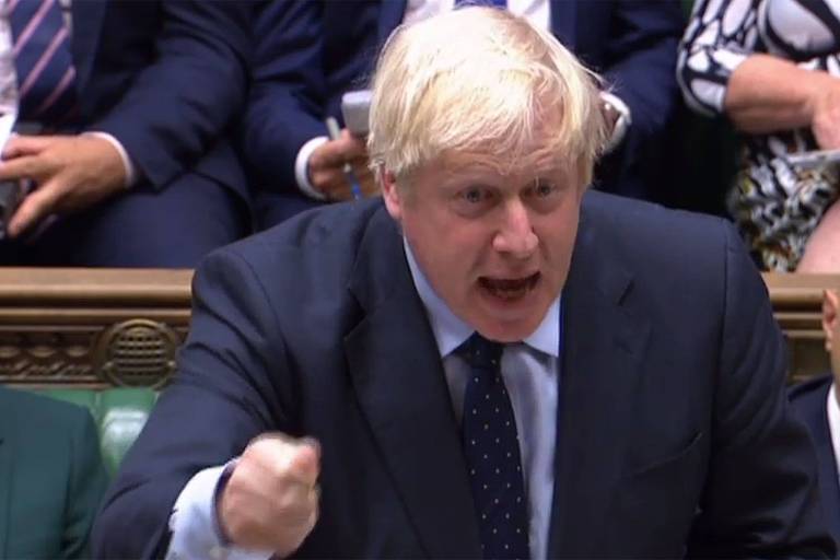 O premiê britânico, Boris Johnson, durante seu discurso no Parlamento nesta terça (3) 