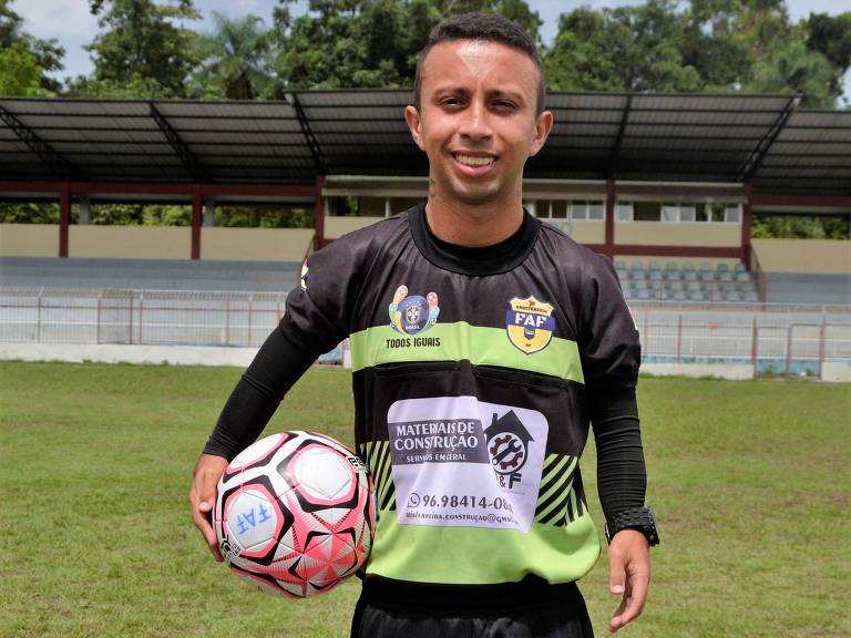 Fabrisio Ferreira, 28, é árbitro de futebol no Amapá e sonha em chegar ao quadro da CBF