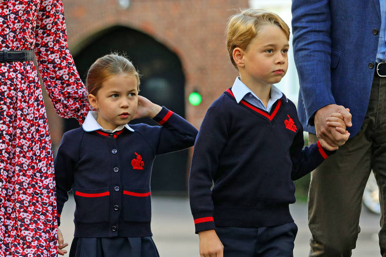 Influenciada pela avó, princesa Charlotte pede pônei de Natal - Estereosom  FM