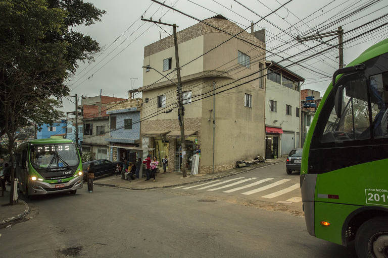 Predinho em favela de Perus, na zona norte paulistana