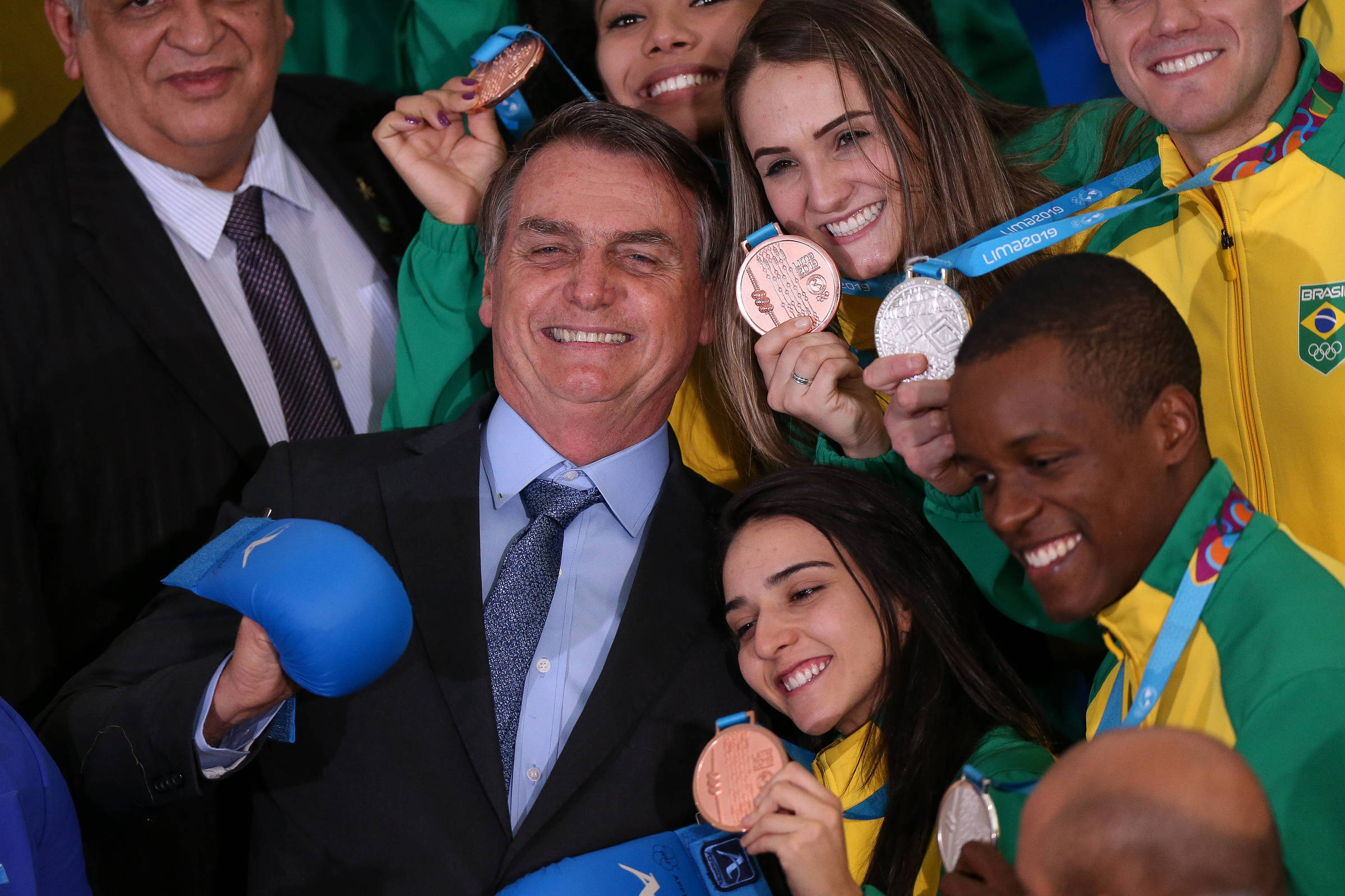 Ex-jogador famoso de basquete declara apoio a Bolsonaro; VEJA VÍDEO