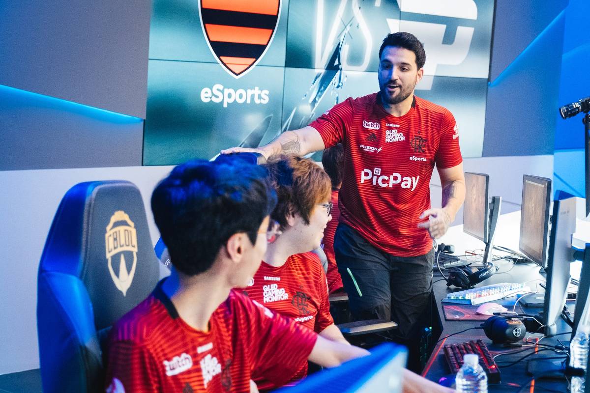 League of Legends: Flanalista visita a Gávea e conhece Nunes, ídolo do  Flamengo, e-sportv