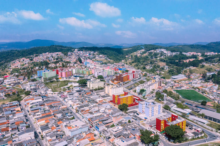 Vista aérea da Cidade Tiradentes, bairro localizado no extremo leste da cidade de São Paulo 