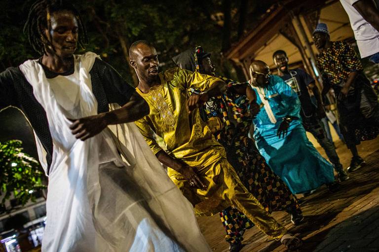 Ritual senegalês leva ritmo para centro de SP