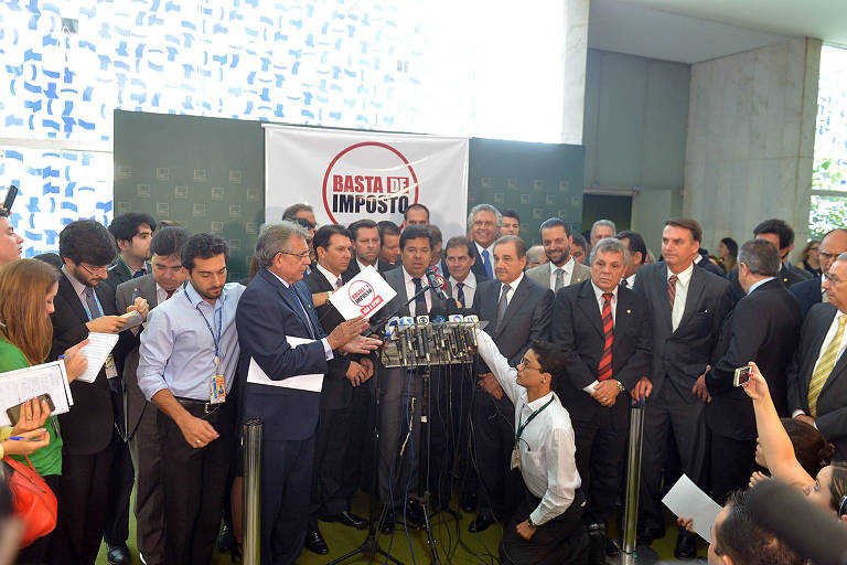Em novembro de 2015, deputados da oposição lançaram o movimento “Basta de Imposto, não à CPMF”