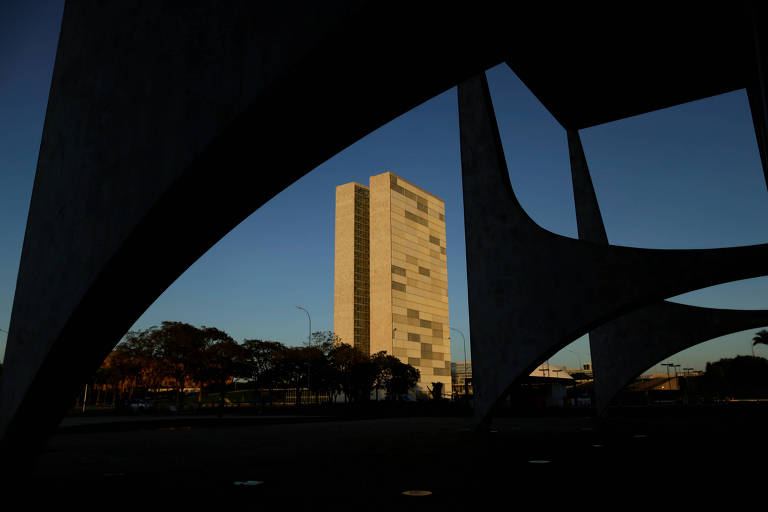 Sede do Congresso Nacional, em Brasília, vista das colunas do Palácio do Planalto